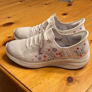 Skechers Cream Floral Knit Sneakers